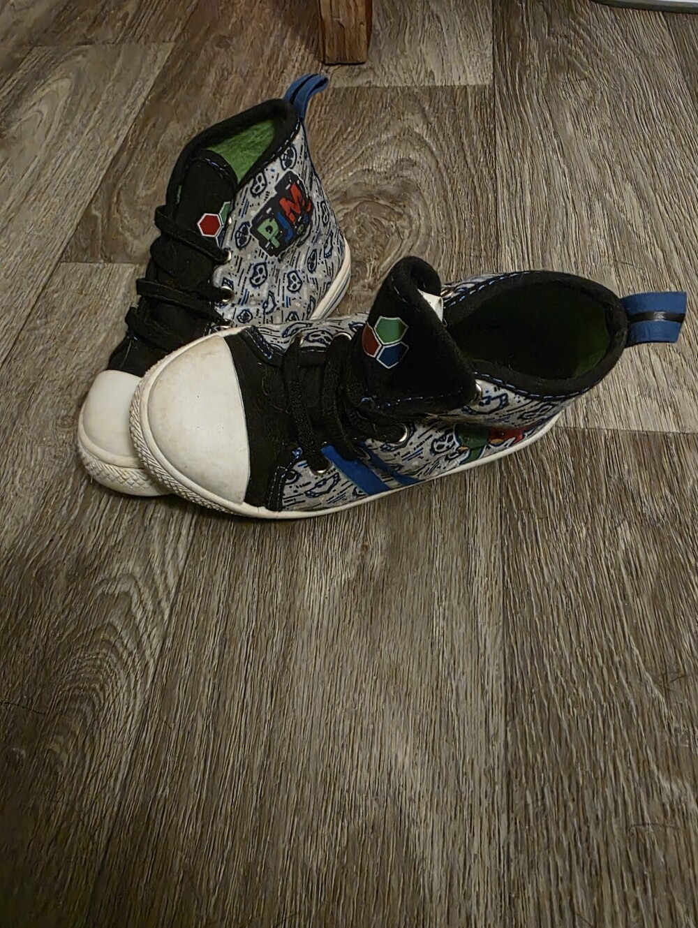 Kids High-Top Sneakers in Black, White & Blue - Fun Pattern